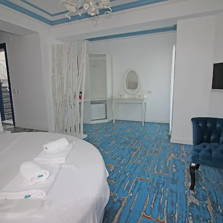 ゲストハウス Sardunya ボズカーダ