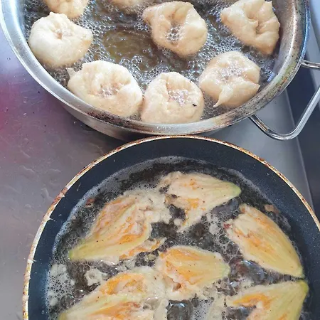 Sardunya ゲストハウス 2*