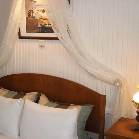 Sardunya ゲストハウス 2*